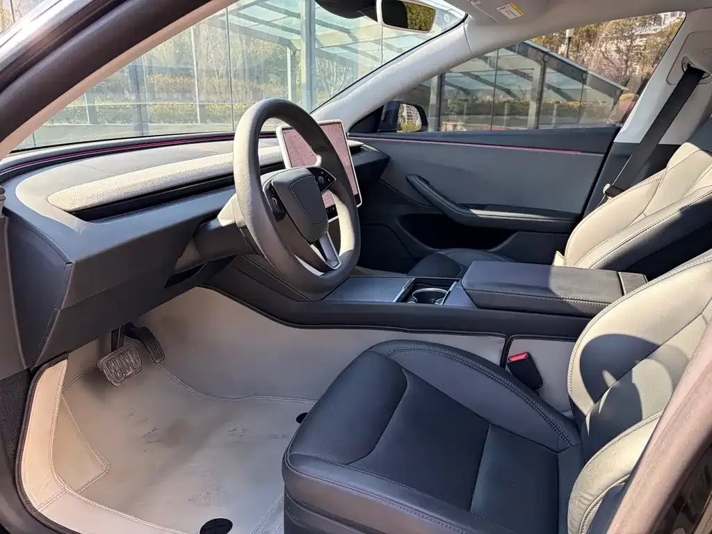 Tesla Model 3 — фото 5