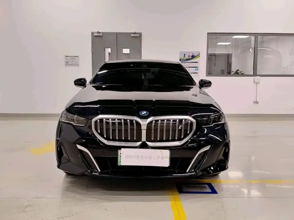 BMW i5 2025 из CN, фото 2