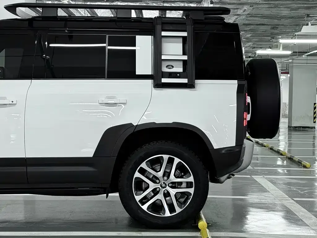 Land Rover Defender — фото 6