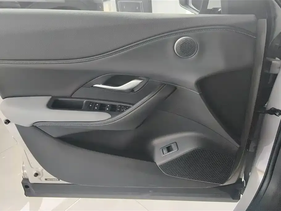 BYD Seal 05 DM-i — фото 2
