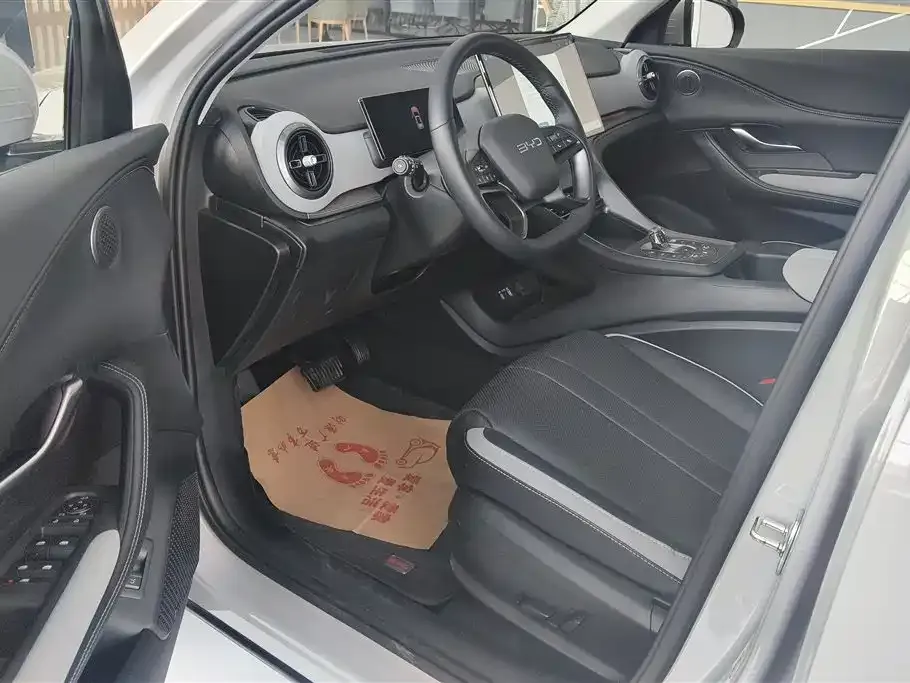 BYD Seal 05 DM-i — фото 7