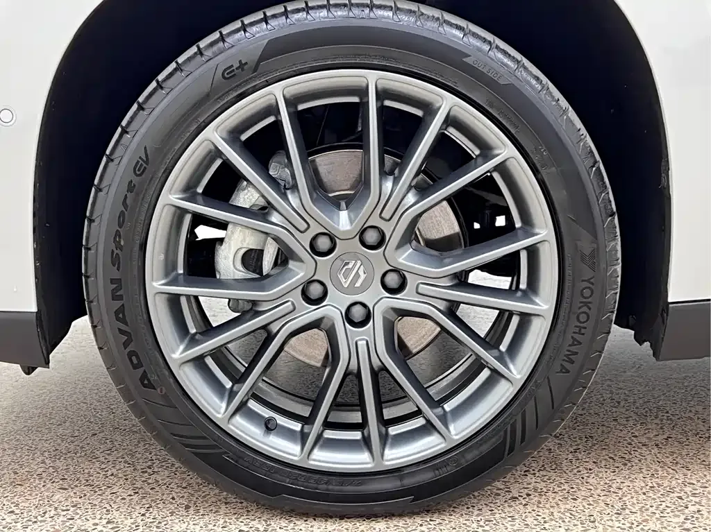 Leapmotor C10 — фото 10