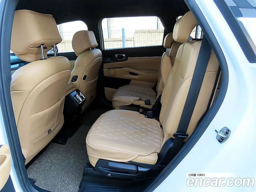 Kia Sorento — фото 4