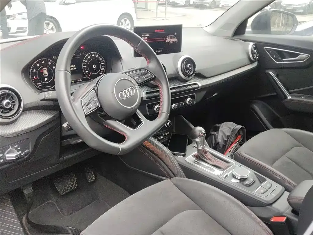 Audi Q2L 2024 из CN, фото 5