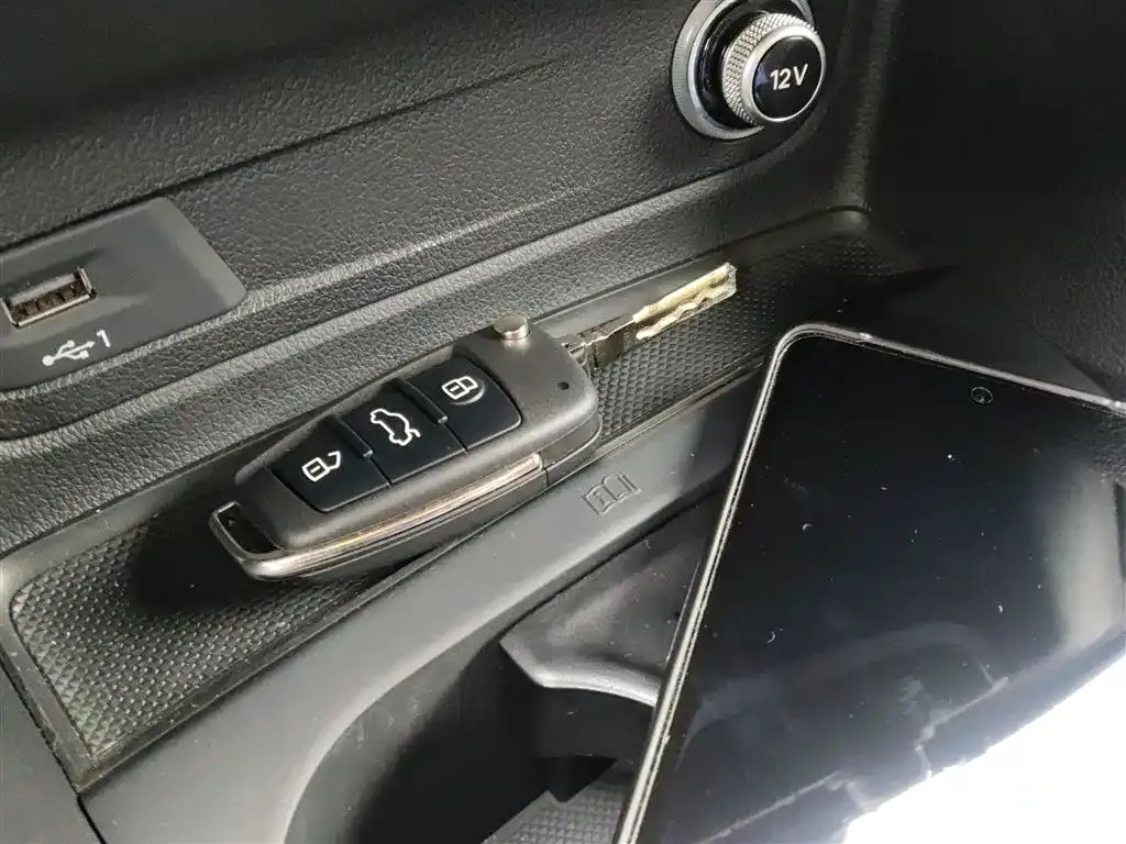 Audi Q2L 2024 из CN, фото 7