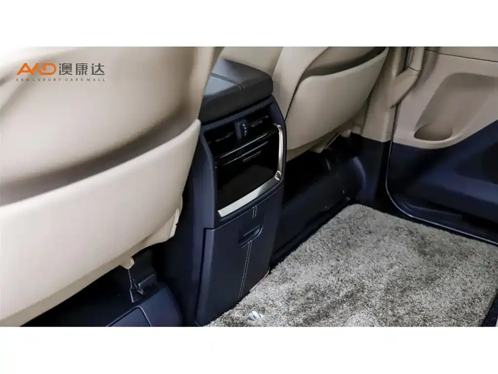Toyota Alphard — фото 8