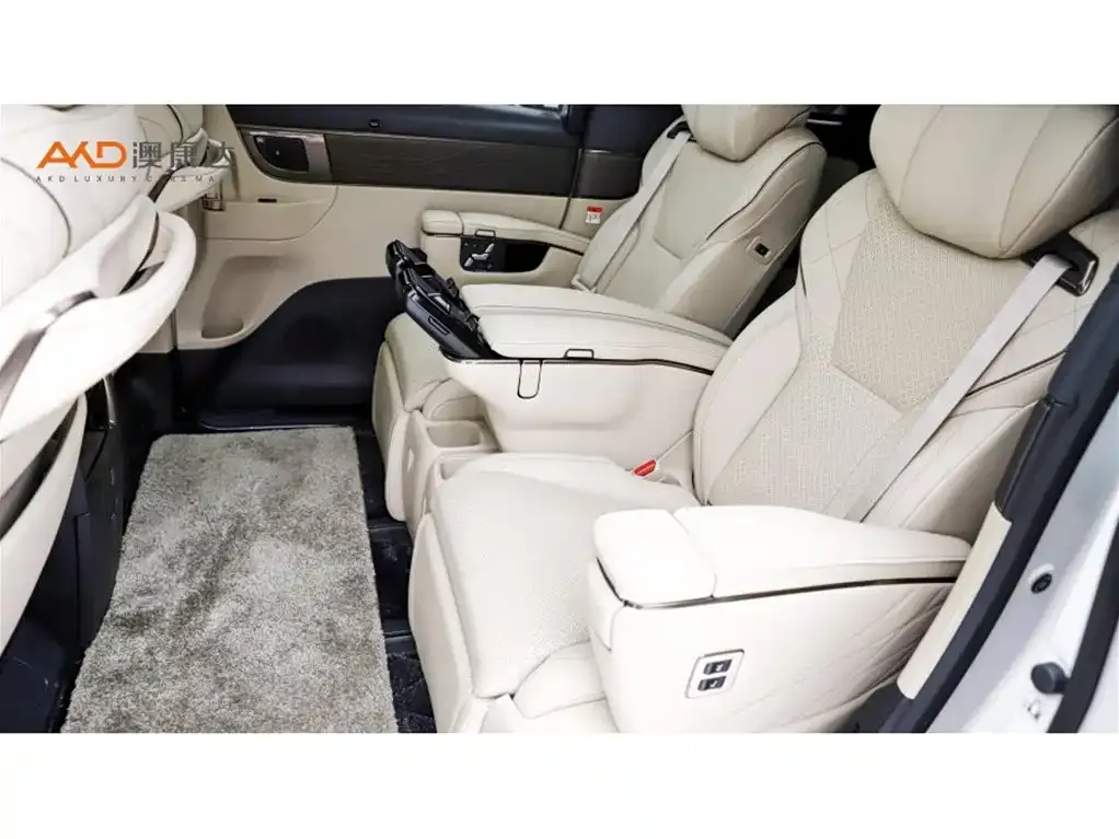 Toyota Alphard — фото 10