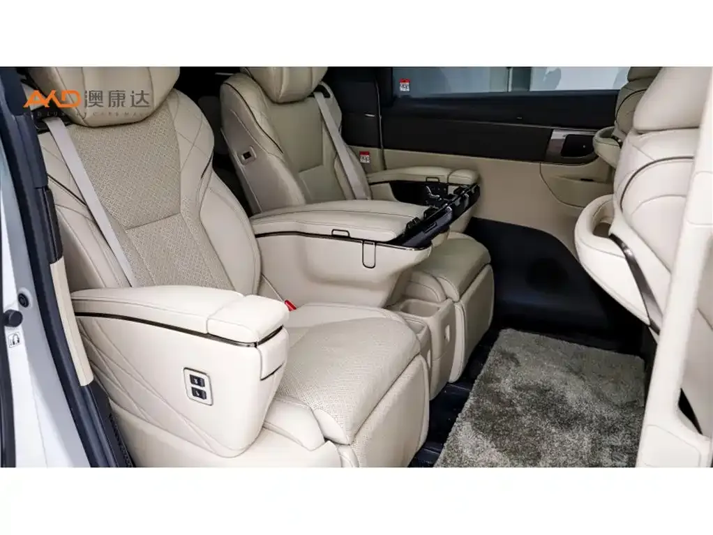 Toyota Alphard — фото 6