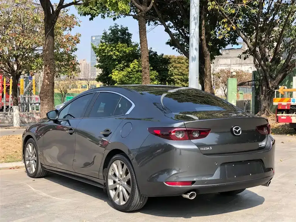 Mazda 3 Axela — фото 10