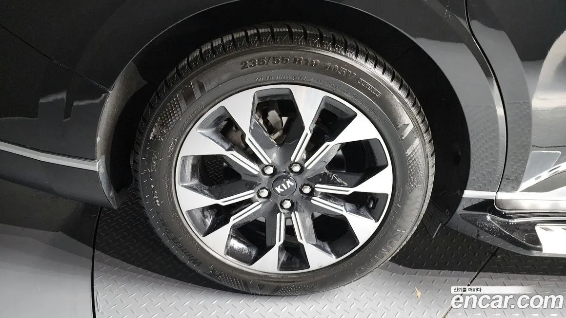 Kia Carnival — фото 10
