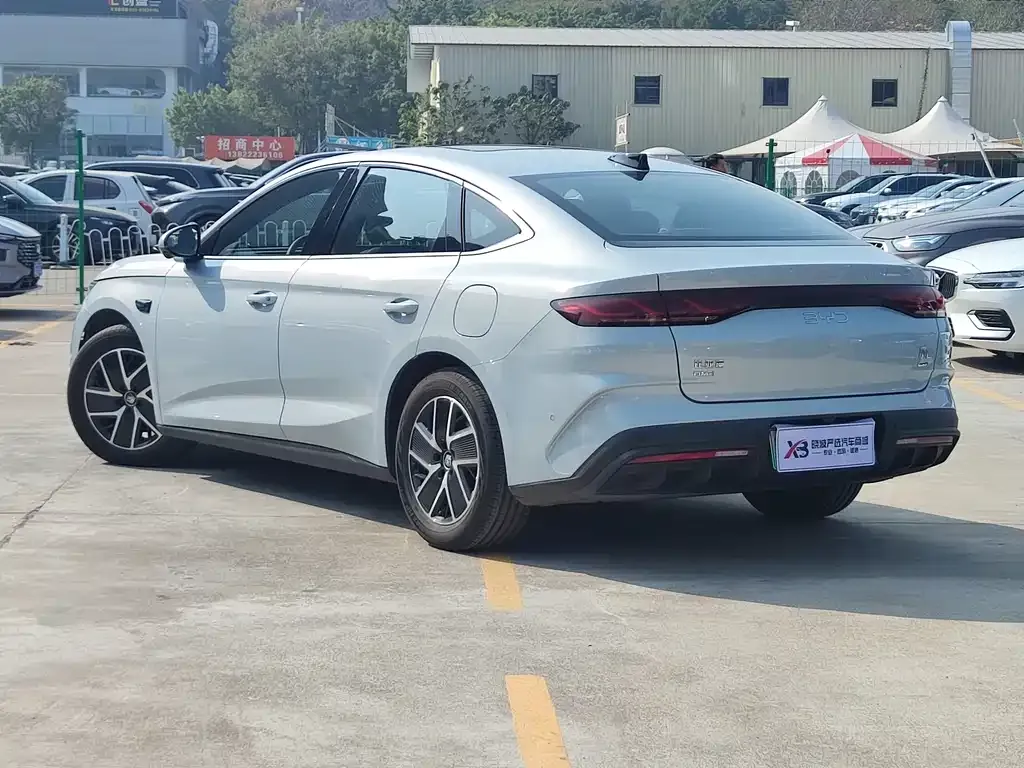 BYD Qin L — фото 10