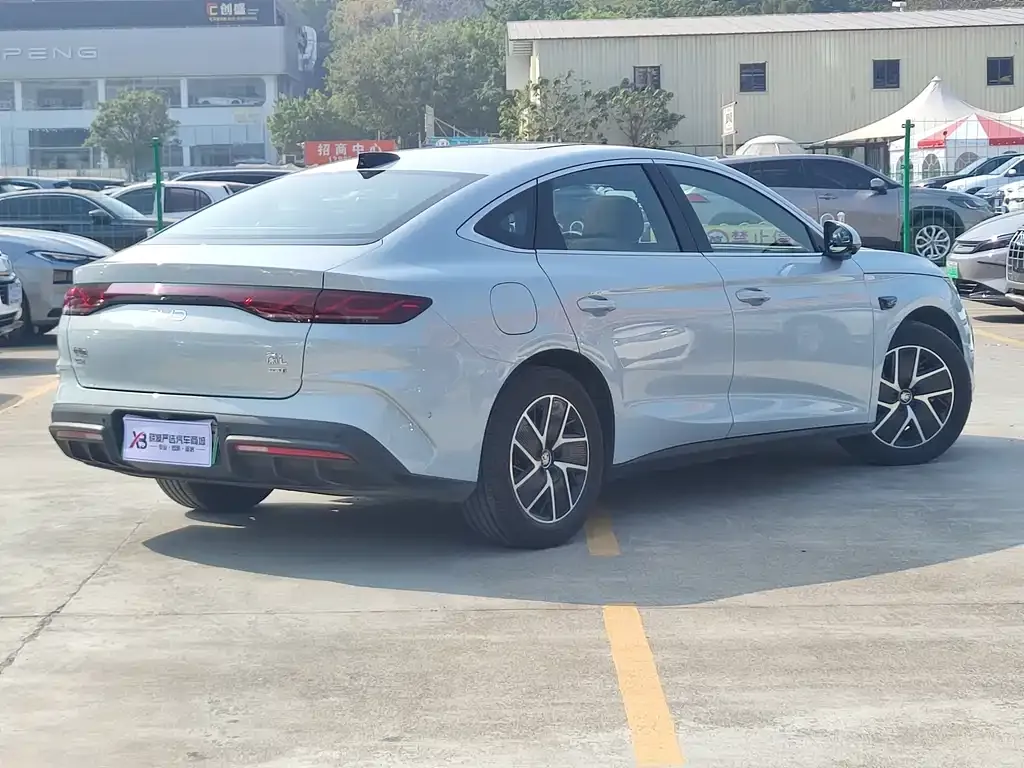 BYD Qin L — фото 4