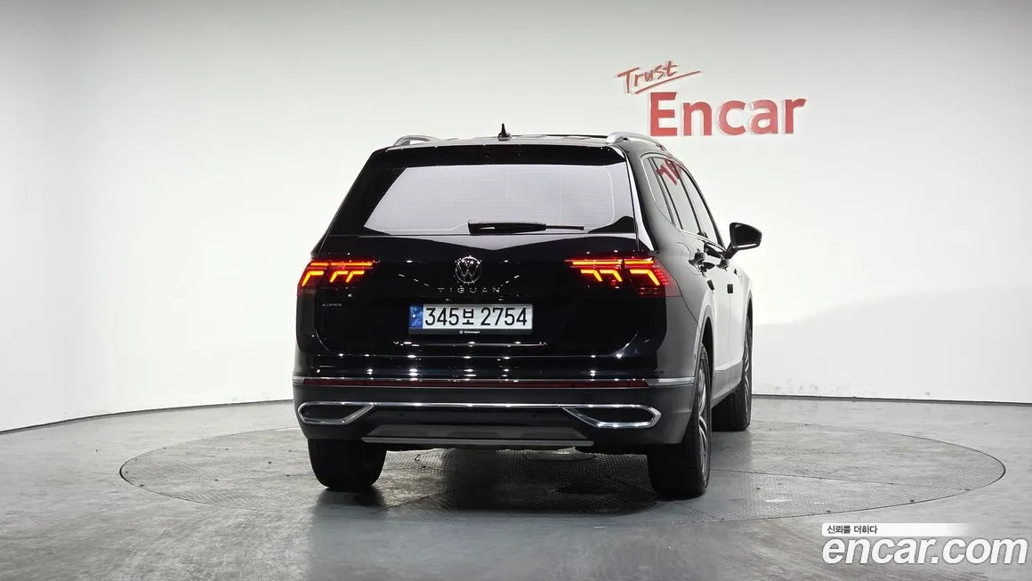 Volkswagen Tiguan — фото 4