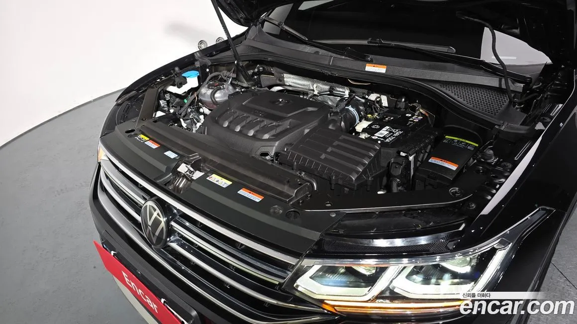 Volkswagen Tiguan — фото 8