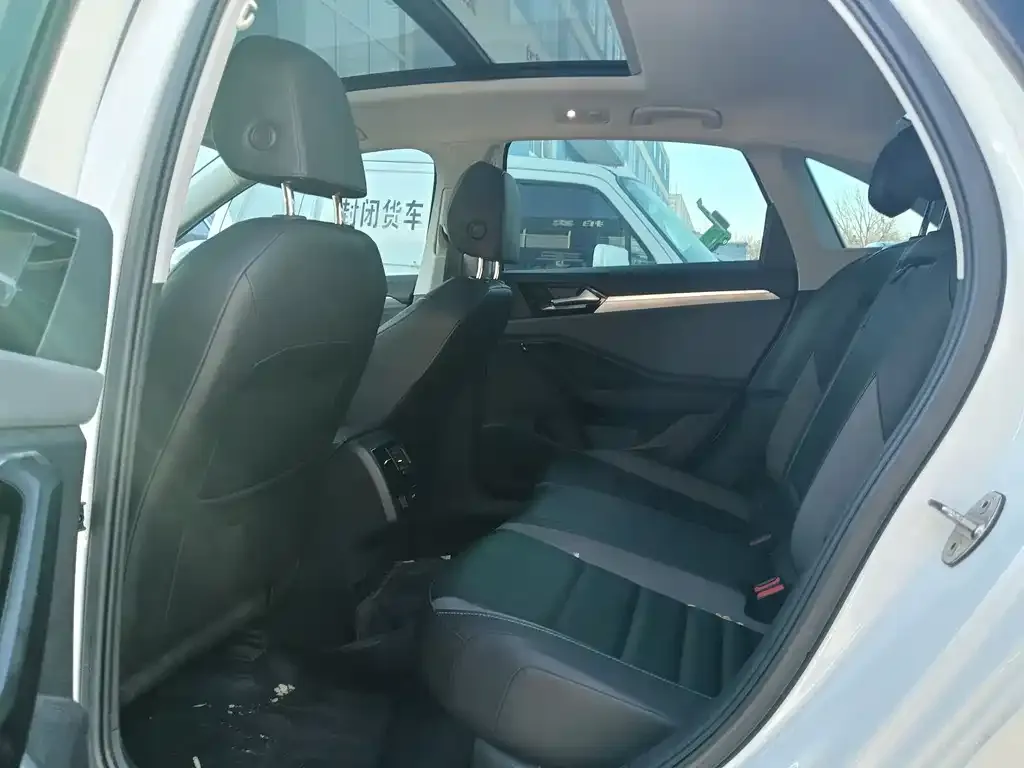 Volkswagen Sagitar 2022 из CN, фото 4