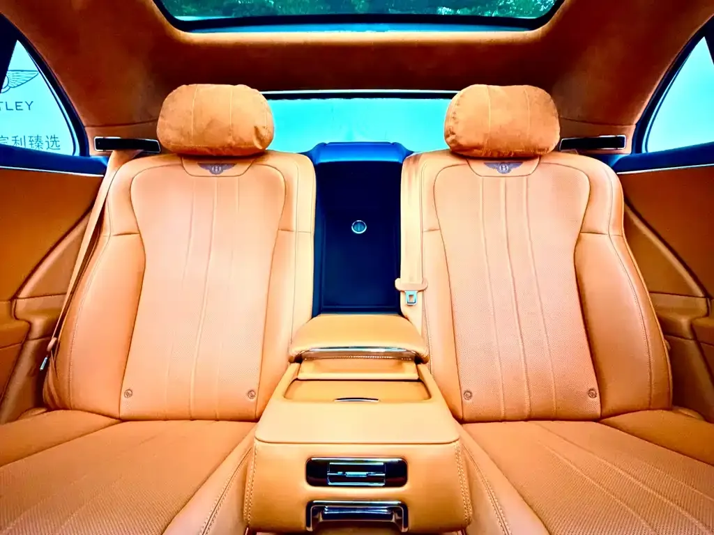 Bentley Flying Spur 2022 из CN, фото 4
