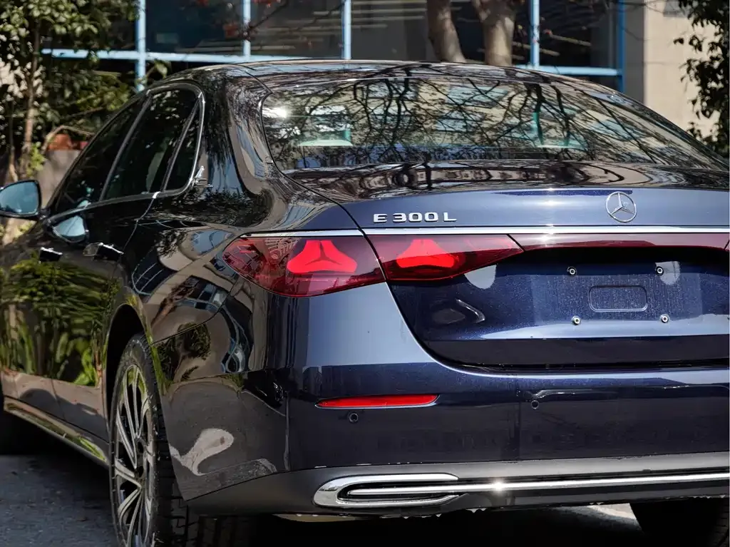 Mercedes-Benz E-Class 2023 из CN, фото 5