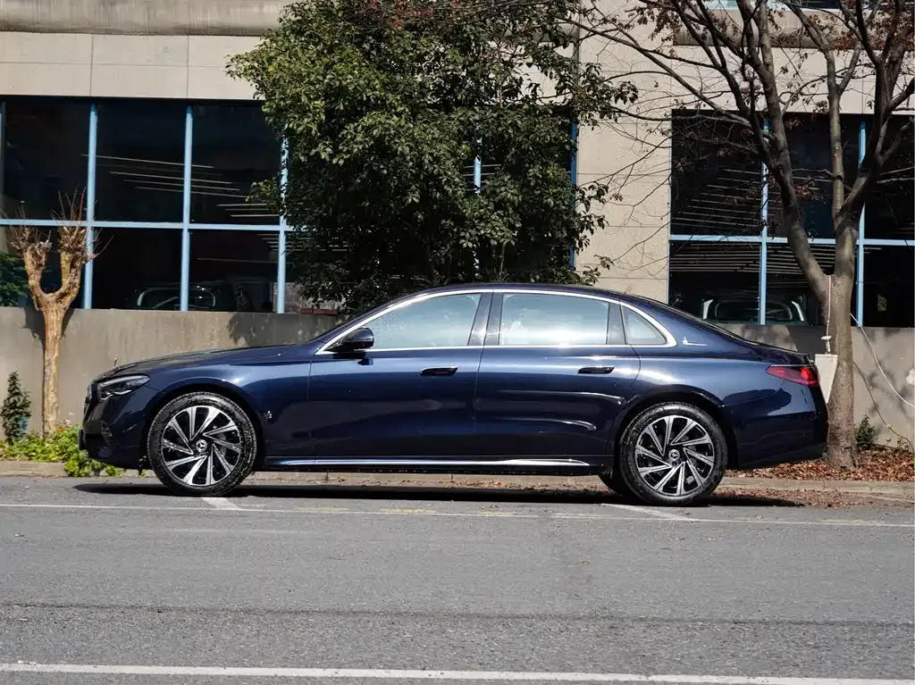 Mercedes-Benz E-Class 2023 из CN, фото 4
