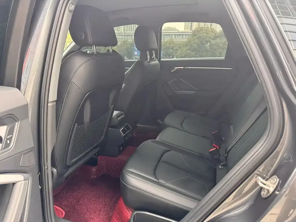 Audi Q3 2024 из CN, фото 2