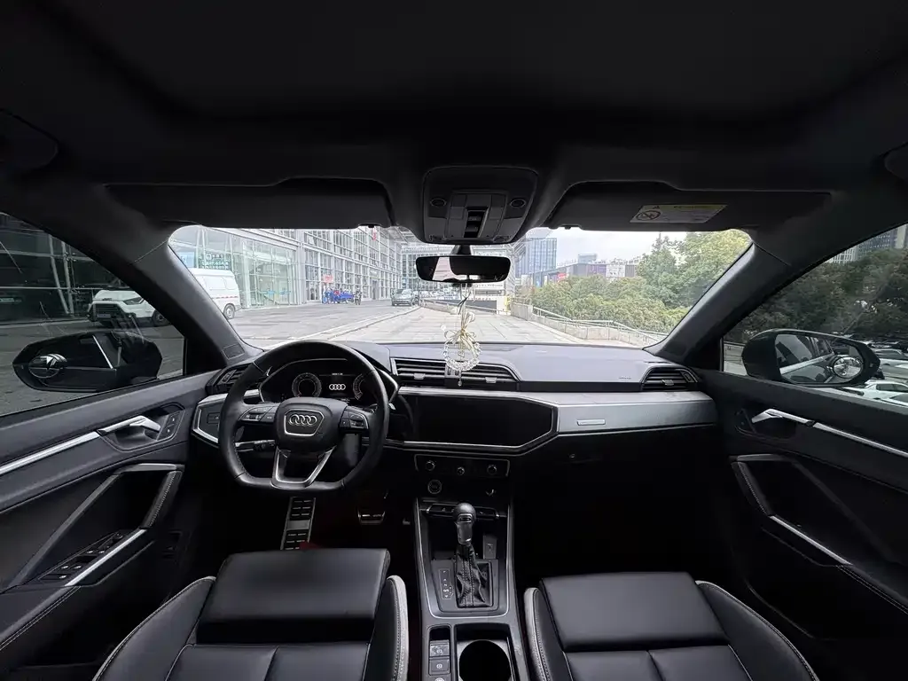 Audi Q3 2024 из CN, фото 3