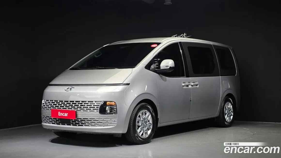 Hyundai Staria — фото 1