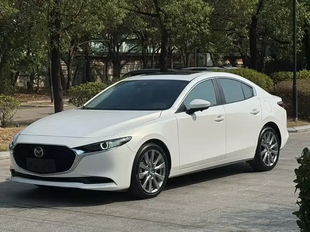 Mazda 3 Axela 2023 из CN, фото 1