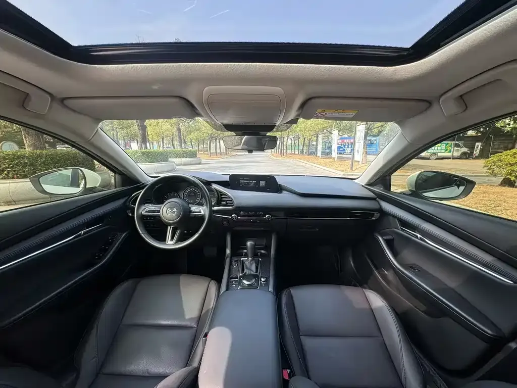 Mazda 3 Axela 2023 из CN, фото 2