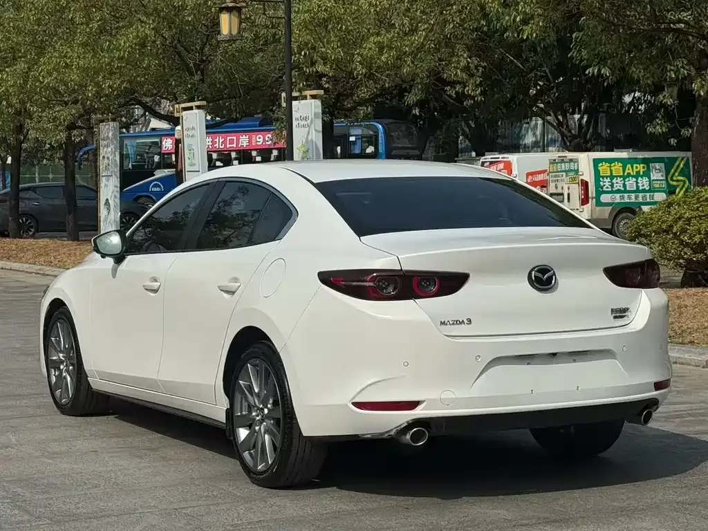 Mazda 3 Axela 2023 из CN, фото 5