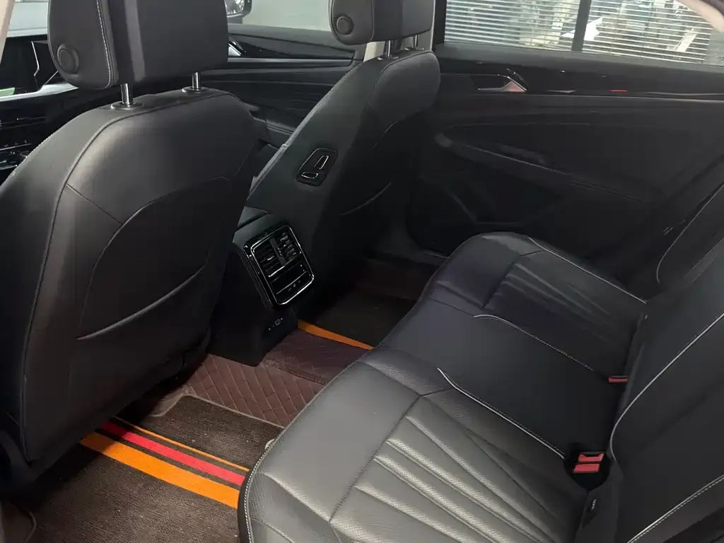 Volkswagen Passat — фото 6