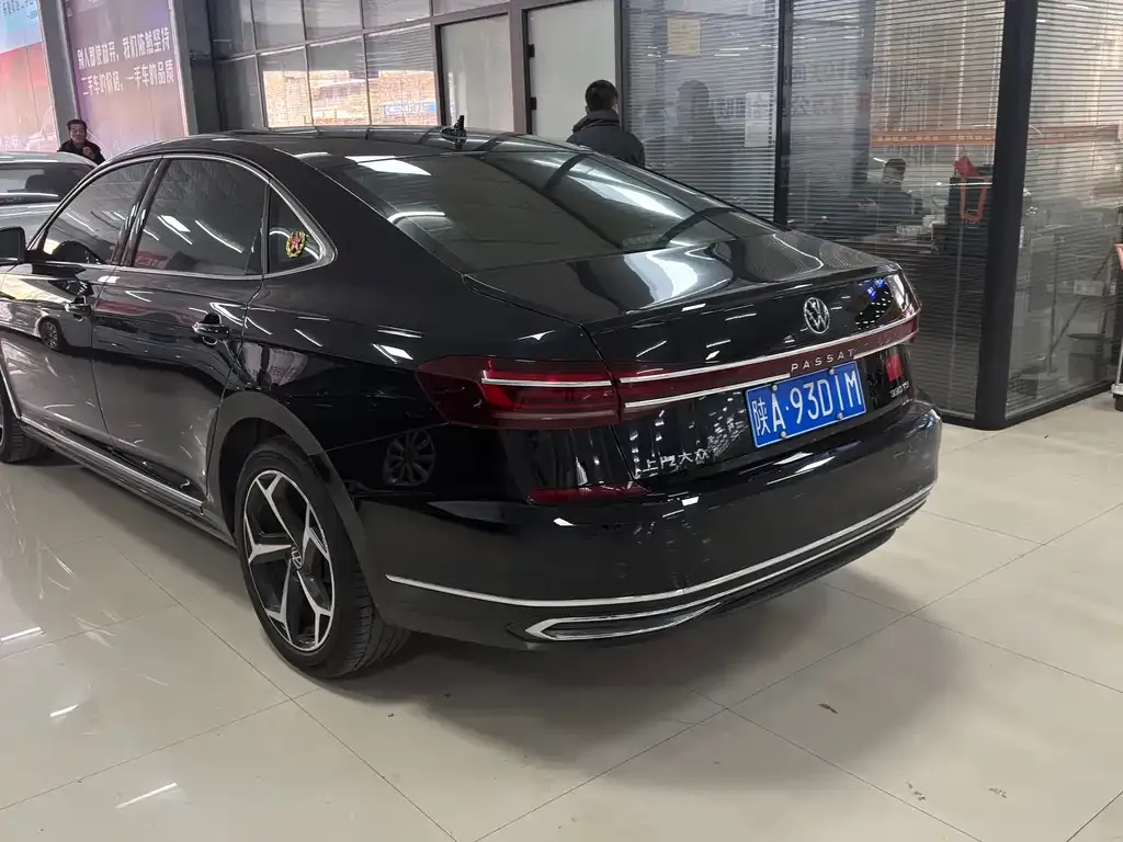 Volkswagen Passat — фото 7