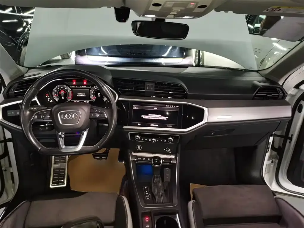 Audi Q3 2023 из CN, фото 6