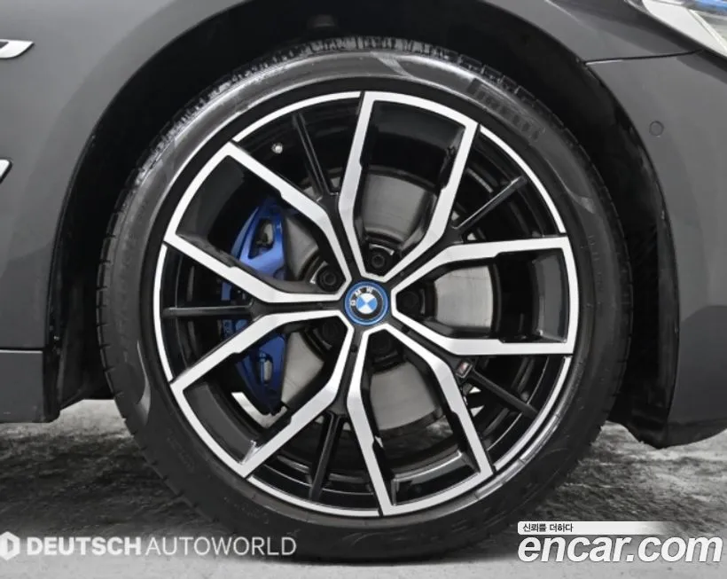 BMW 5-Series — фото 10