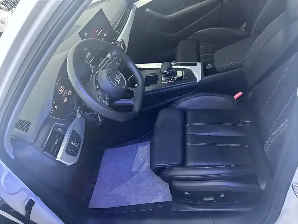 Audi A4L 2022 из CN, фото 8