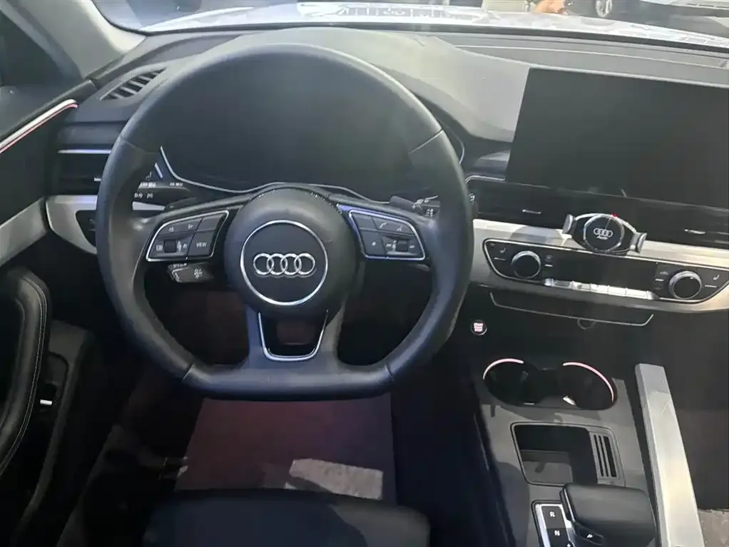 Audi A4L 2022 из CN, фото 5