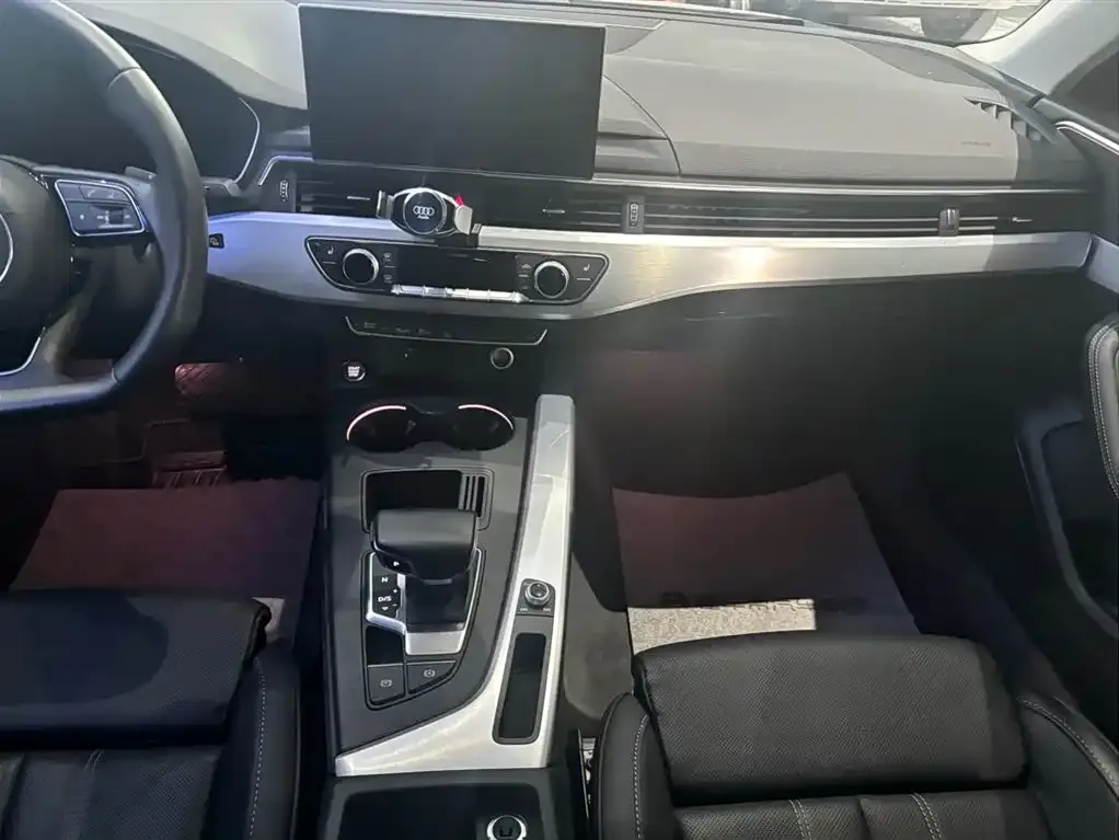 Audi A4L 2022 из CN, фото 4