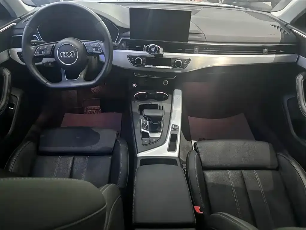 Audi A4L 2022 из CN, фото 3