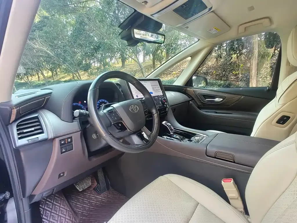 Toyota Alphard 2023 из CN, фото 2