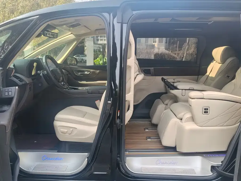 Toyota Alphard 2023 из CN, фото 7