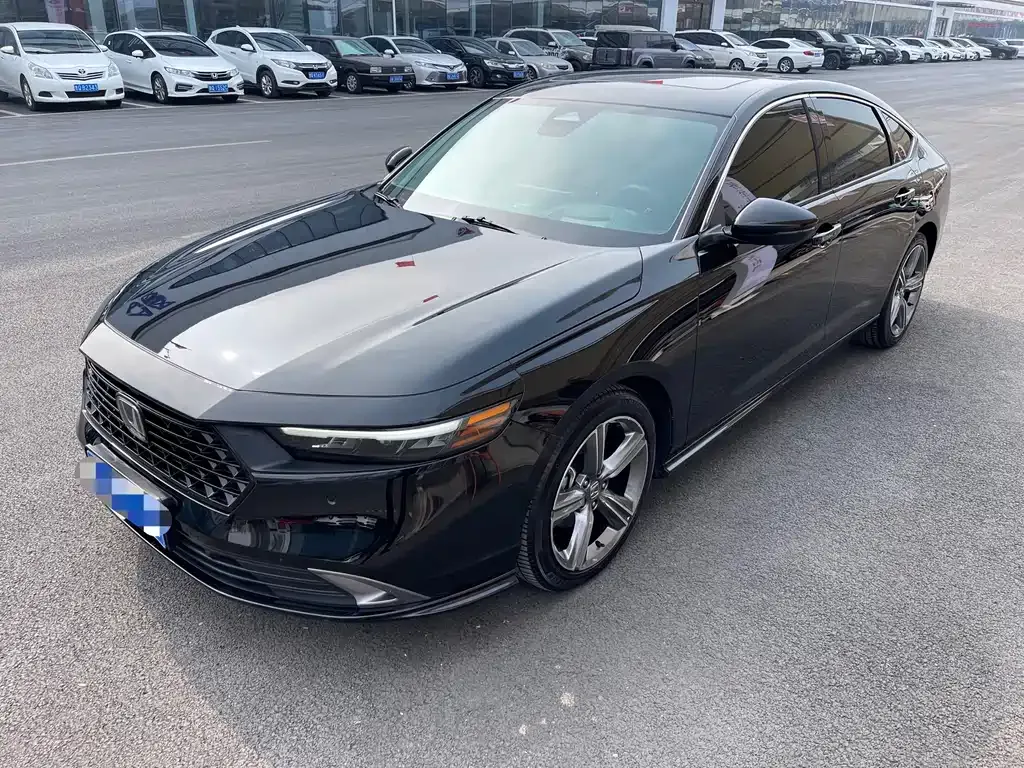 Honda Accord — фото 1