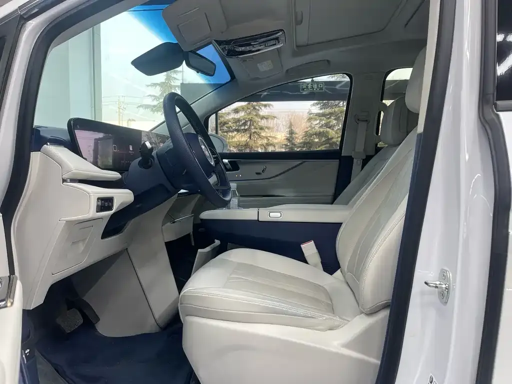 Buick GL8 Hybrid — фото 8