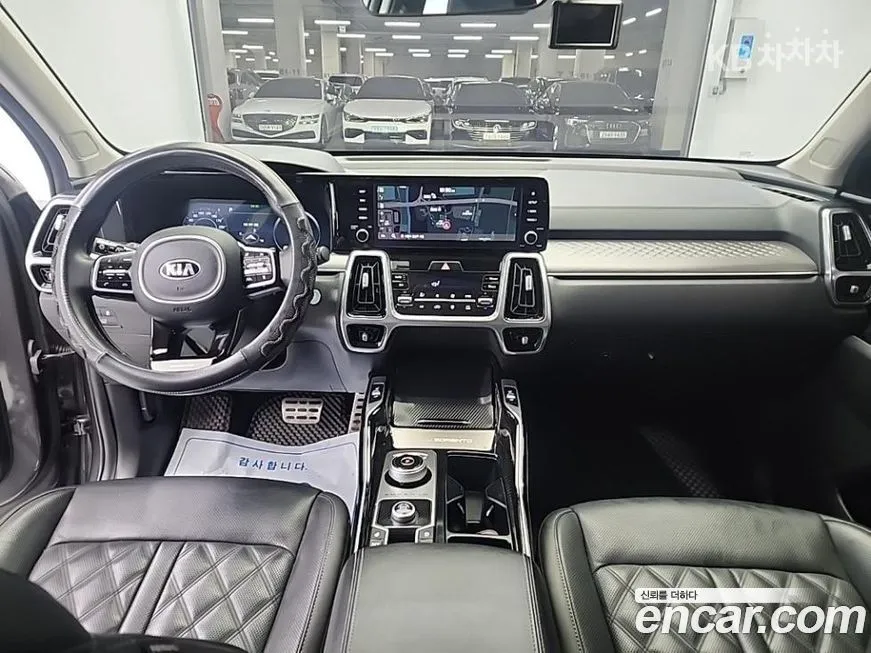 Kia Sorento — фото 7
