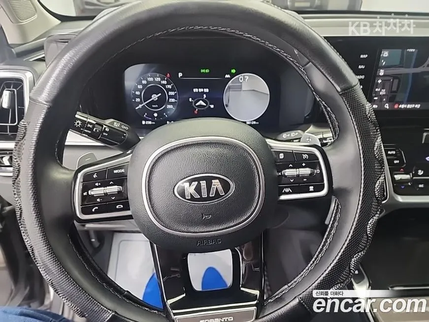 Kia Sorento — фото 8