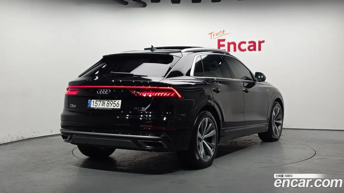 Audi Q8 2021 из KR, фото 4