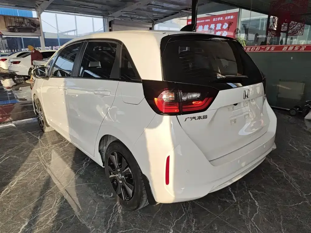 Honda Fit — фото 9