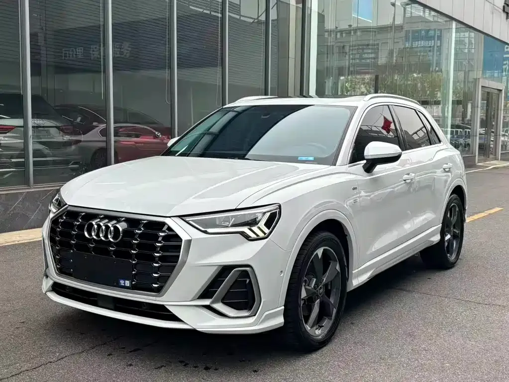 Audi Q3 2023 из CN, фото 1
