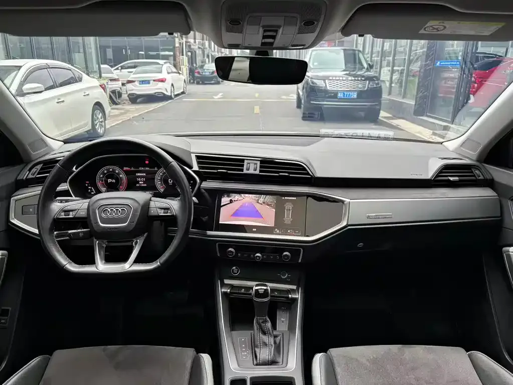 Audi Q3 2023 из CN, фото 10