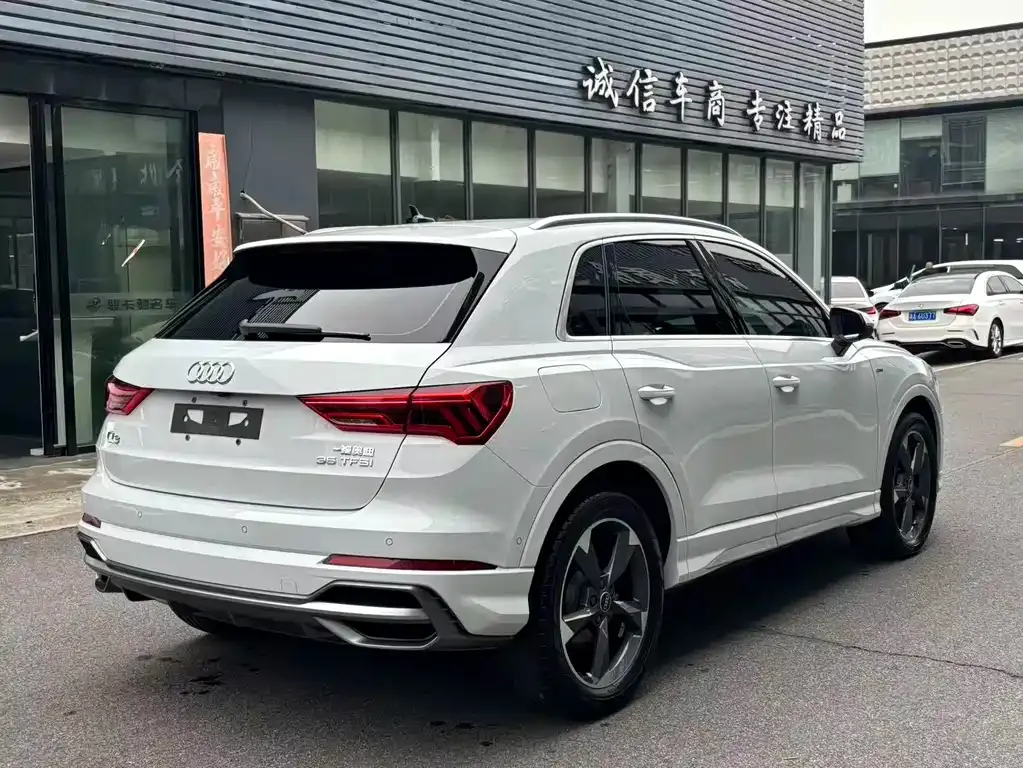 Audi Q3 2023 из CN, фото 6