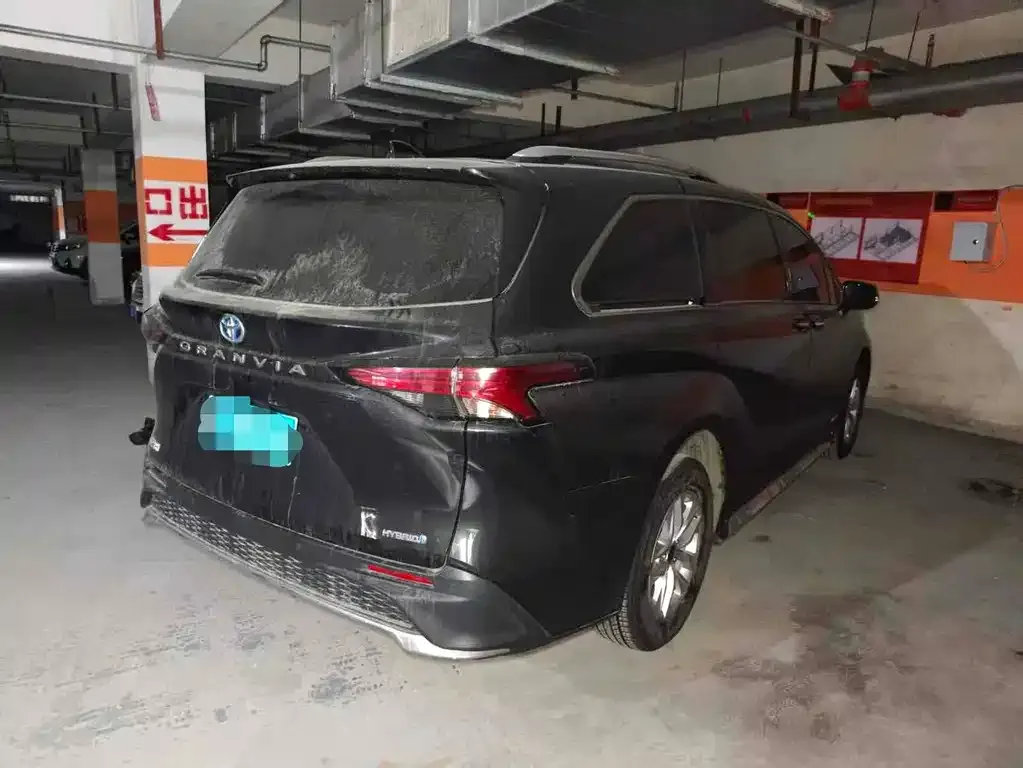 Toyota Granvia — фото 8