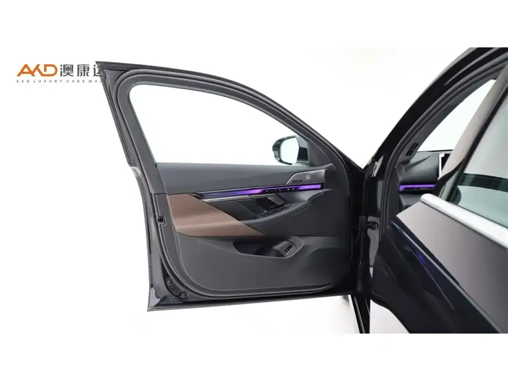 BMW 5 Series 2025 из CN, фото 8