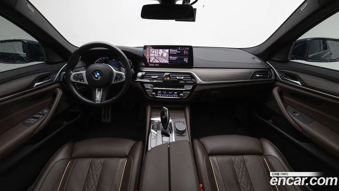 BMW 5-Series — фото 10